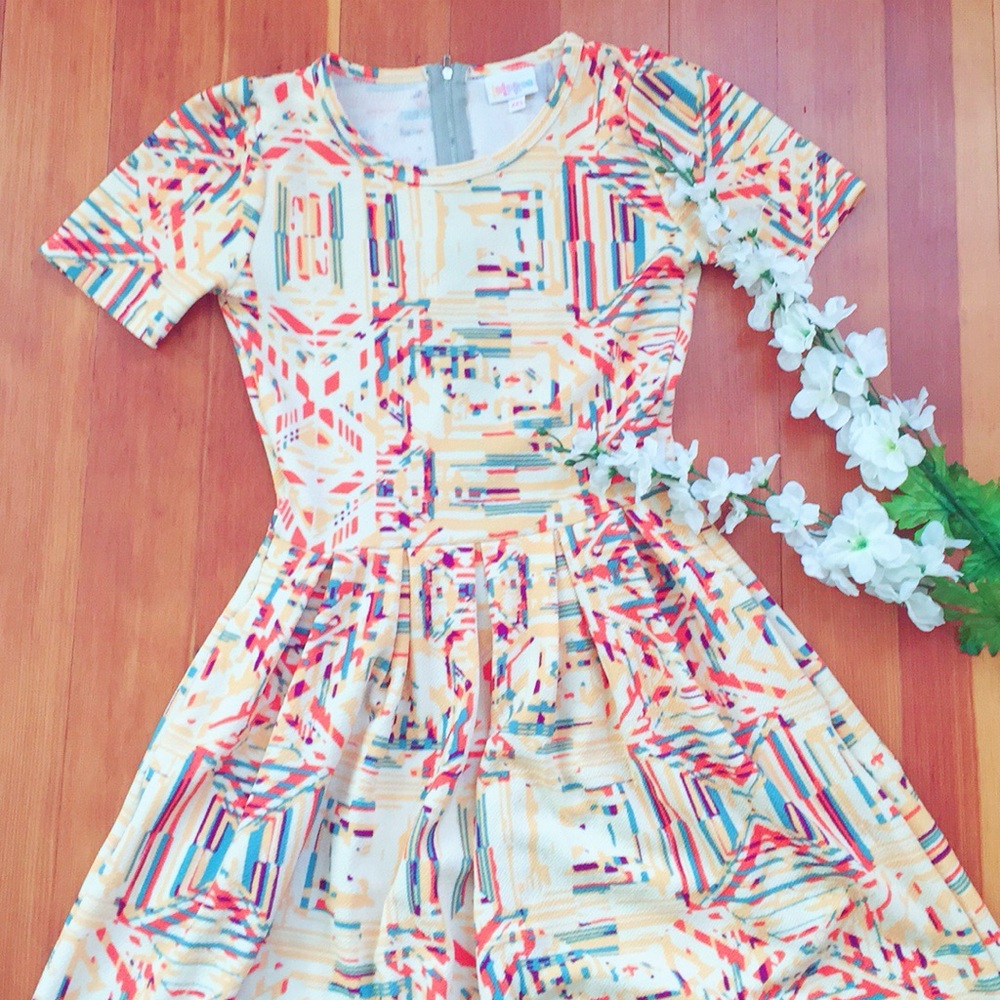 ‼️SALE‼️ LulaRoe Short Sleeve Print Dress